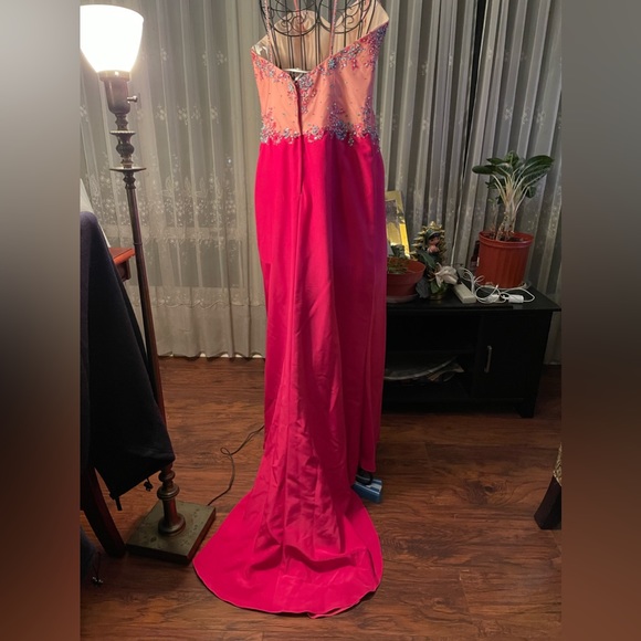 Evening gown / Pageant / Prom - Picture 7 of 7